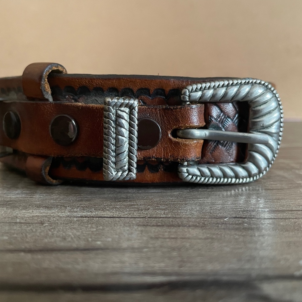 Lyntone vintage hand tooled southwestern style belt